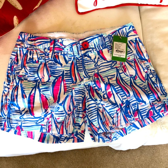 Rare retired Lilly Pulitzer shorts red right NWT - Picture 2 of 9